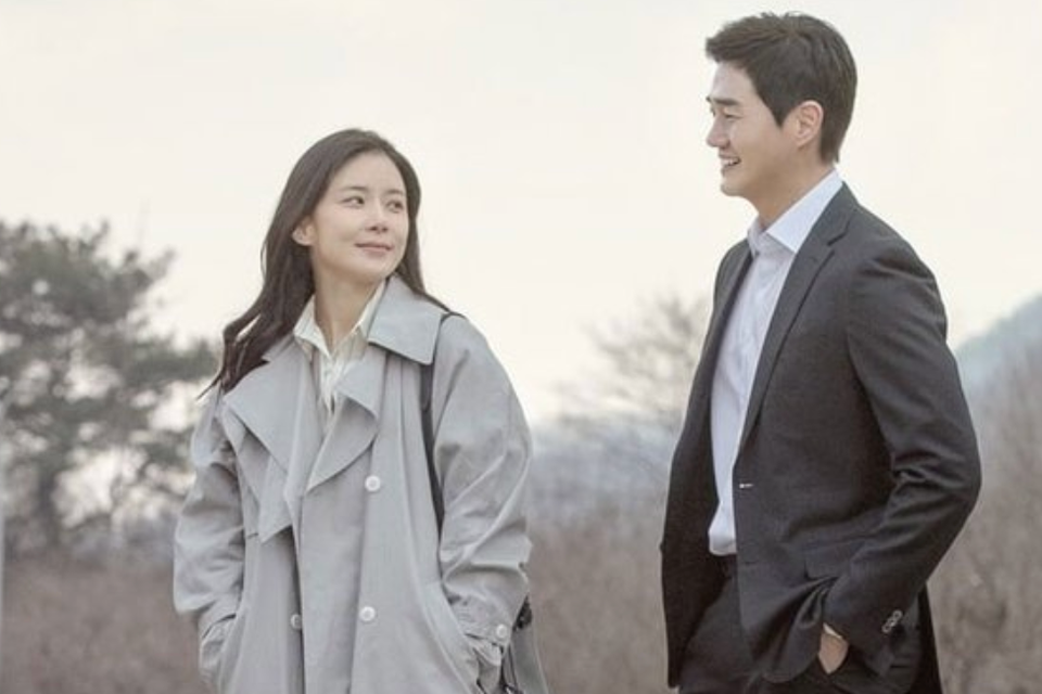 When my love blooms – Un amour suspendu dans le temps / A love lost in time